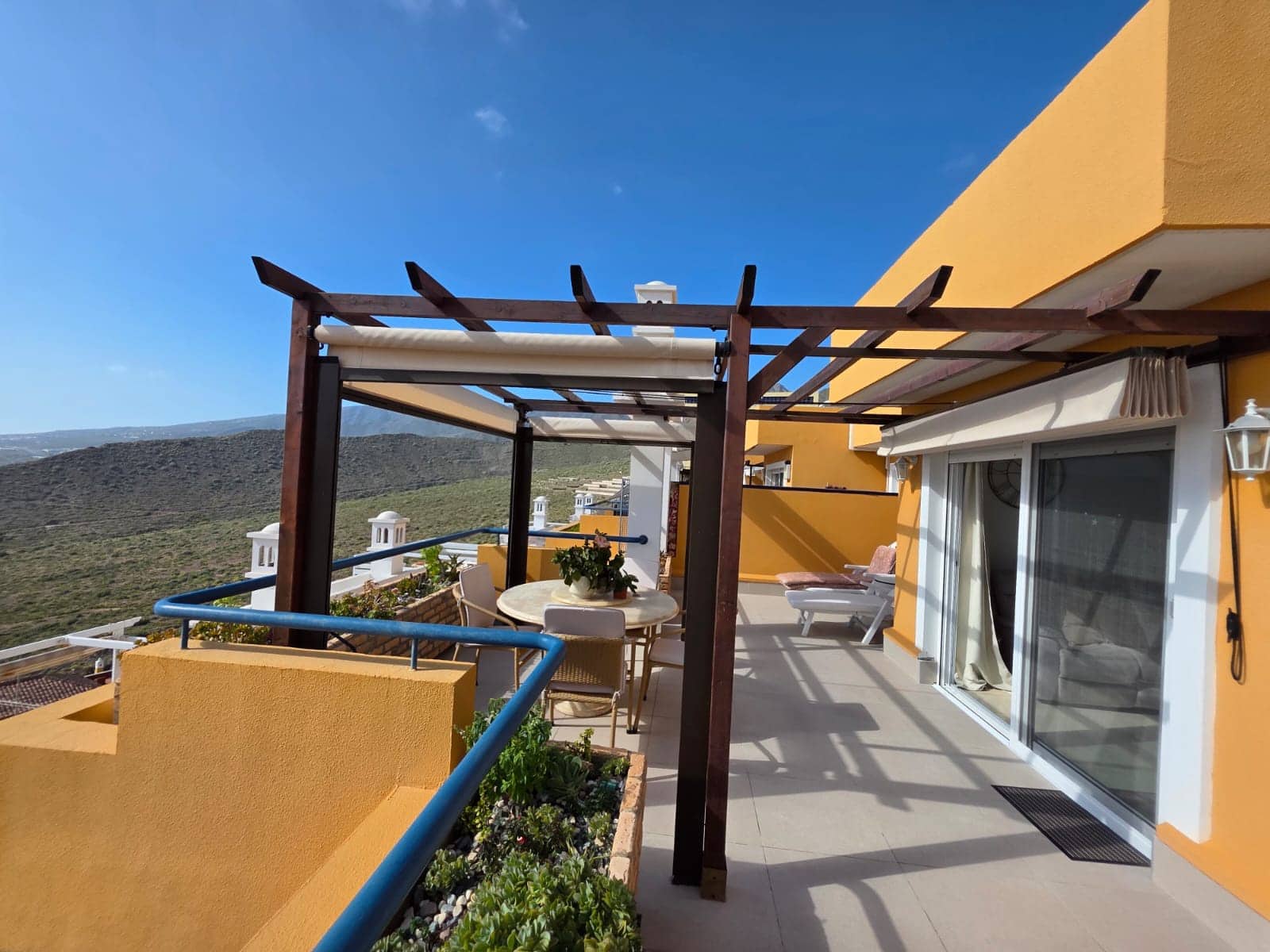 2 bedroom Penthouse for rent in Costa Adeje with pool garage - € 1,749 (Ref: 9858982)