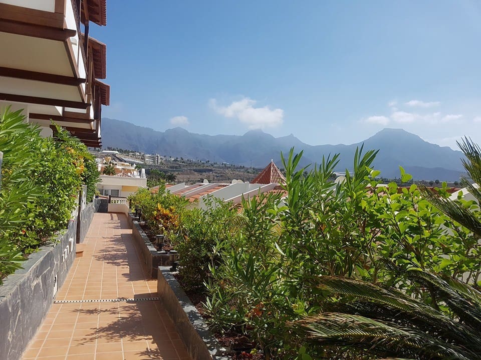 2 bedroom Beach Apartment for rent in La Caleta Adeje with pool garage - € 1,950 (Ref: 9872495)