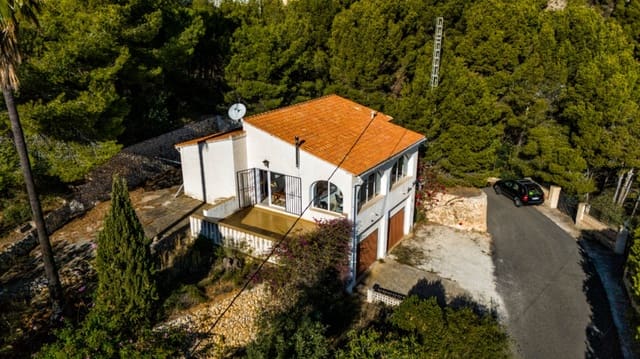 4 makuuhuone Huvila myytävänä paikassa Oltamar - Cucarres, Calpe / Calp mukana uima-altaan 
autotalli - 995 000 € (Ref: 10120516)