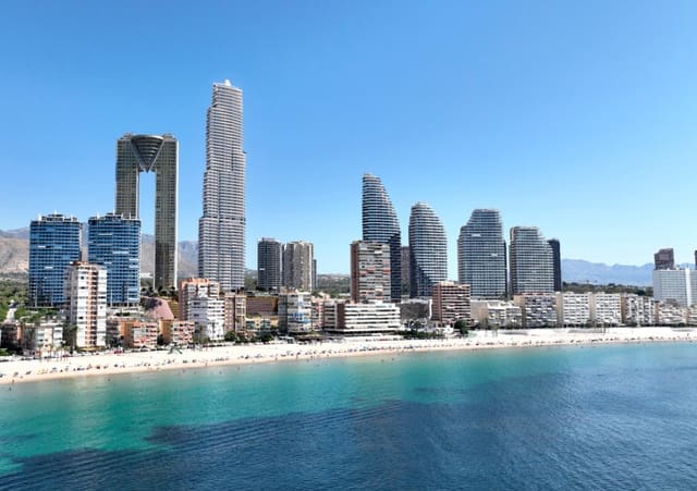 2 makuuhuone Huoneisto myytävänä paikassa Playa Poniente, Benidorm mukana uima-altaan 
autotalli - 720 000 € (Ref: 10120519)