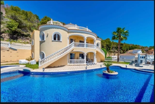 2 bedroom Villa for sale in Calpe / Calp with pool garage - € 1,400,000 (Ref: 3337797)
