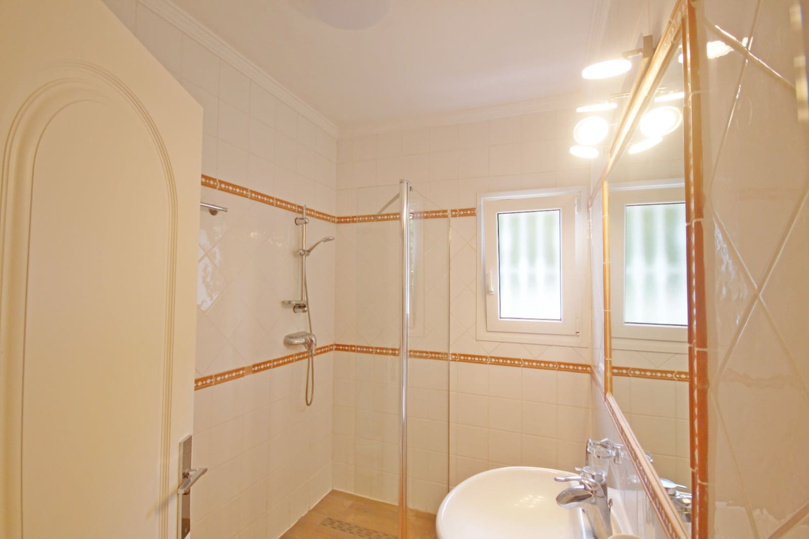 2 soveværelse Villa til salg i Moraira med swimmingpool garage - € 965.000 (Ref: 3337828)