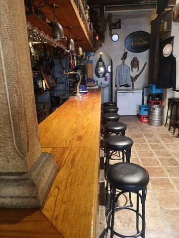 Commercial for sale in Moraira, Teulada-Moraira - € 299,999 (Ref: 3337871)