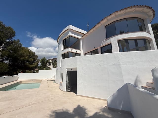 4 slaapkamer Villa te koop in Benissa met zwembad garage - € 1.345.000 (Ref: 8990045)