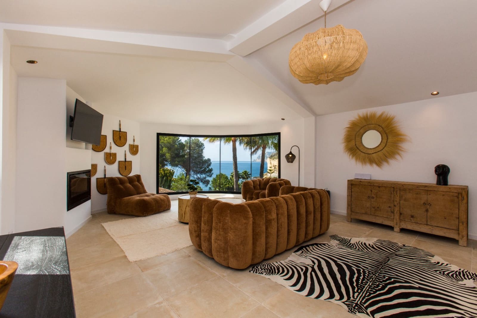 4 bedroom Villa for sale in Benissa with pool garage - € 1,650,000 (Ref: 8990045)