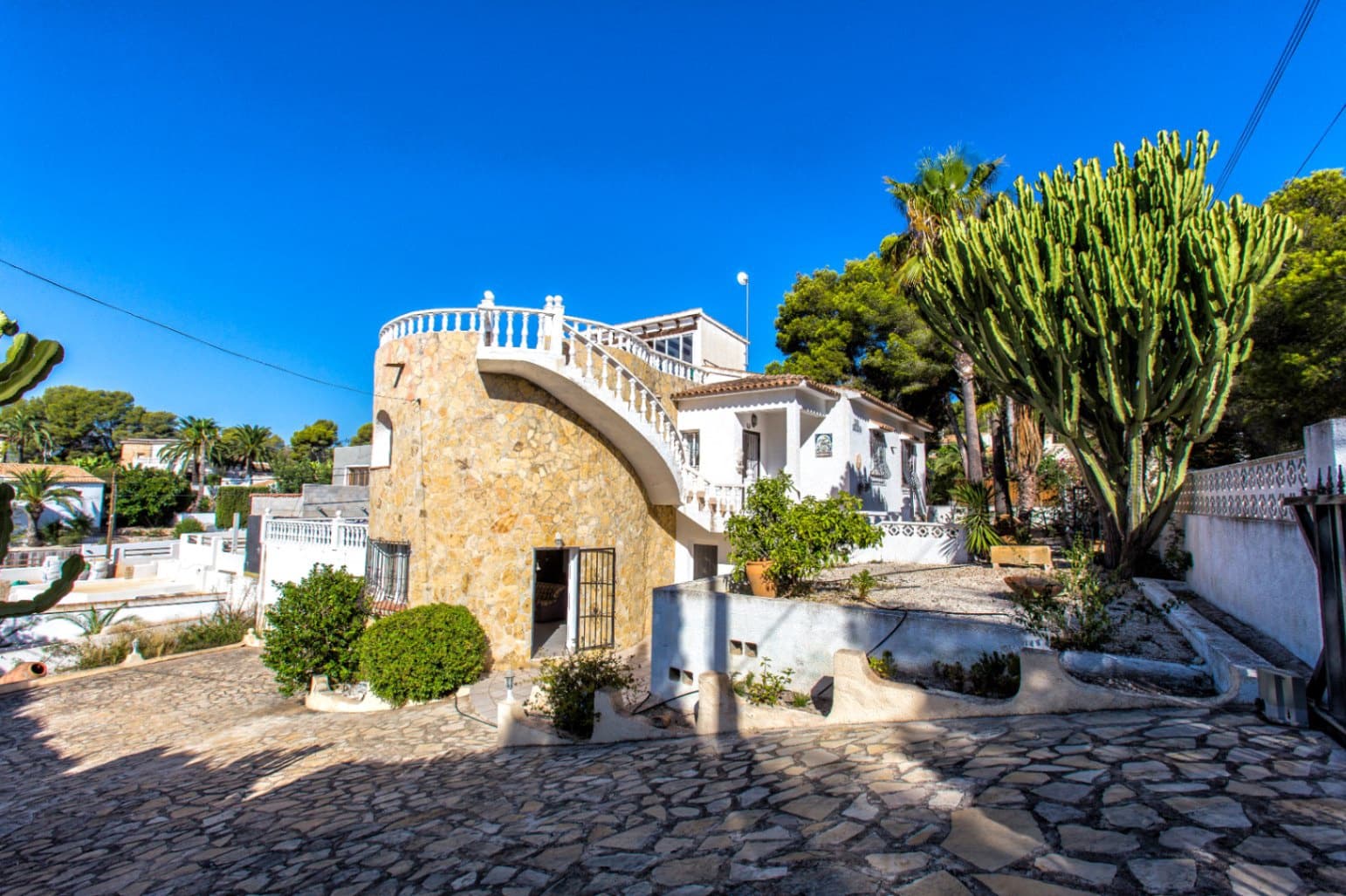 2 sovrum Villa till salu i Benissa med pool garage - 610 000 € (Ref: 9270236)