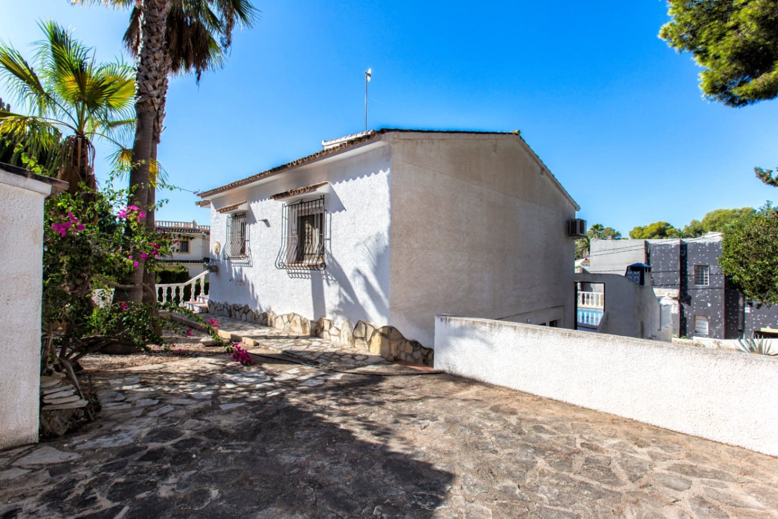 2 sovrum Villa till salu i Benissa med pool garage - 610 000 € (Ref: 9270236)