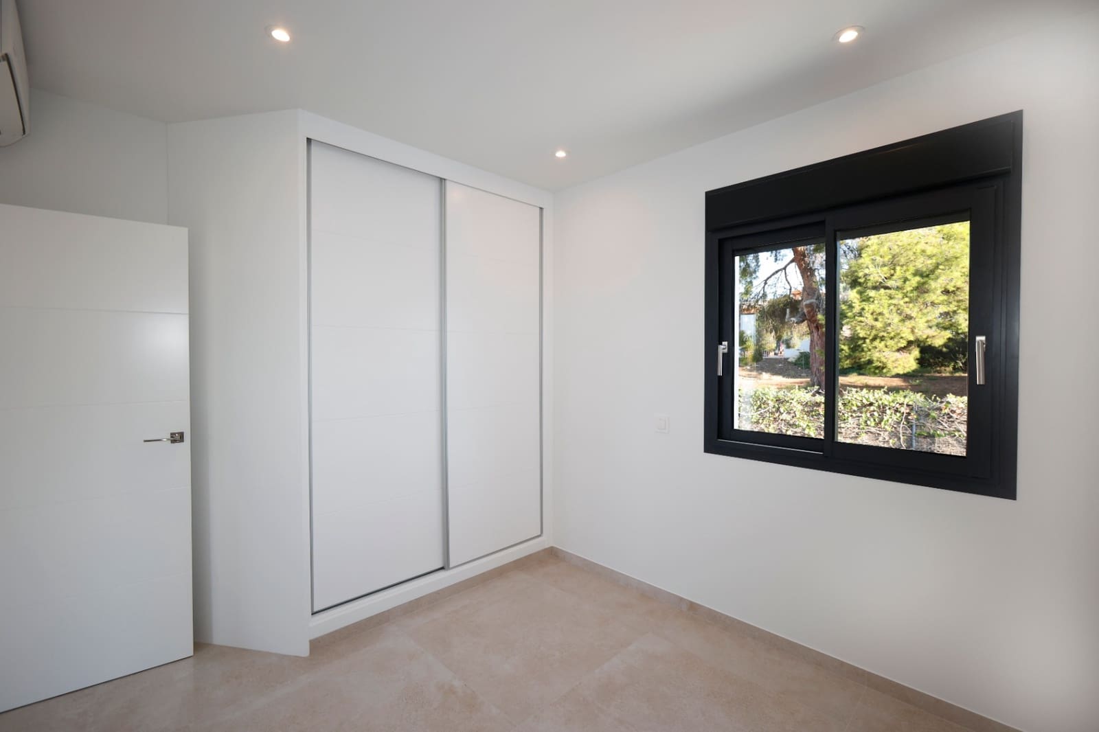 4 sypialnia Willa na sprzedaż w Calpe / Calp z basenem garażem - 840 000 € (Ref: 9347966)