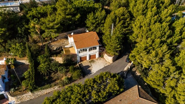 2 bedroom Villa for sale in Oltamar - Cucarres, Calpe / Calp with garage - € 548,000 (Ref: 9436142)