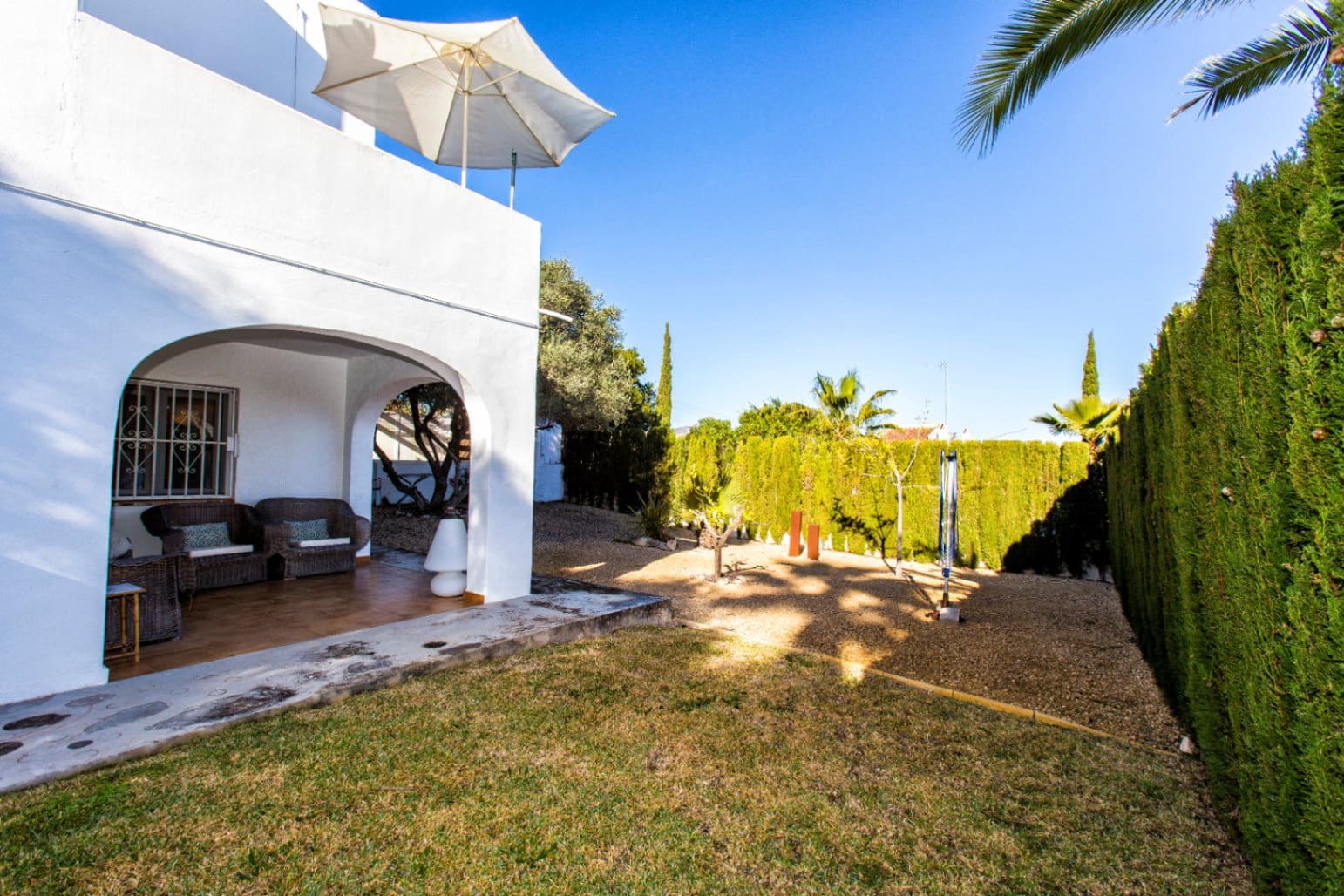 2 soveværelse Villa til salg i Pinosol med swimmingpool garage - € 450.000 (Ref: 9525553)