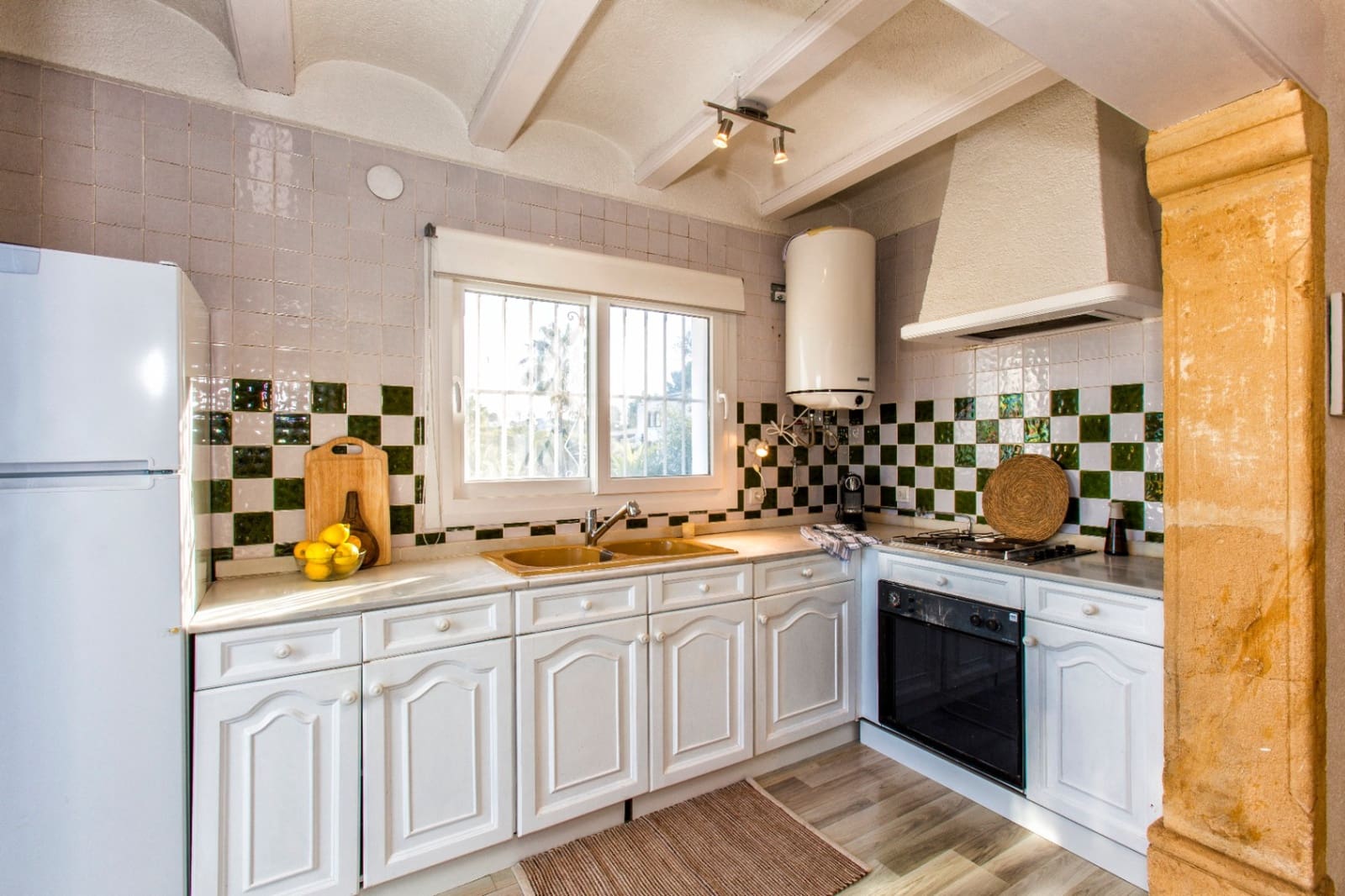 2 soveværelse Villa til salg i Pinosol med swimmingpool garage - € 450.000 (Ref: 9525553)