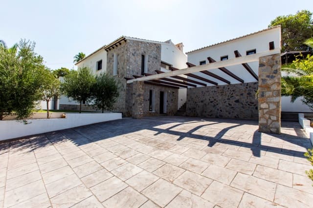 Chalet de 4 habitaciones en Moraira, Teulada-Moraira en venta con piscina garaje - 1.195.000 € (Ref: 9996354)