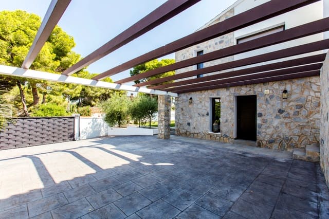 Chalet de 4 habitaciones en Moraira, Teulada-Moraira en venta con piscina garaje - 1.195.000 € (Ref: 9996354)