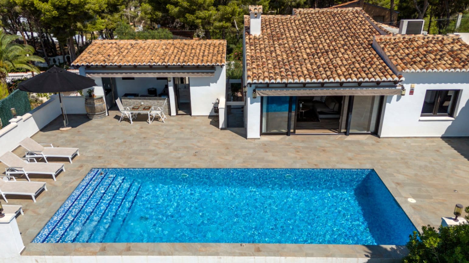 4 soveværelse Villa til salg i Moraira med swimmingpool garage - € 1.195.000 (Ref: 9996354)