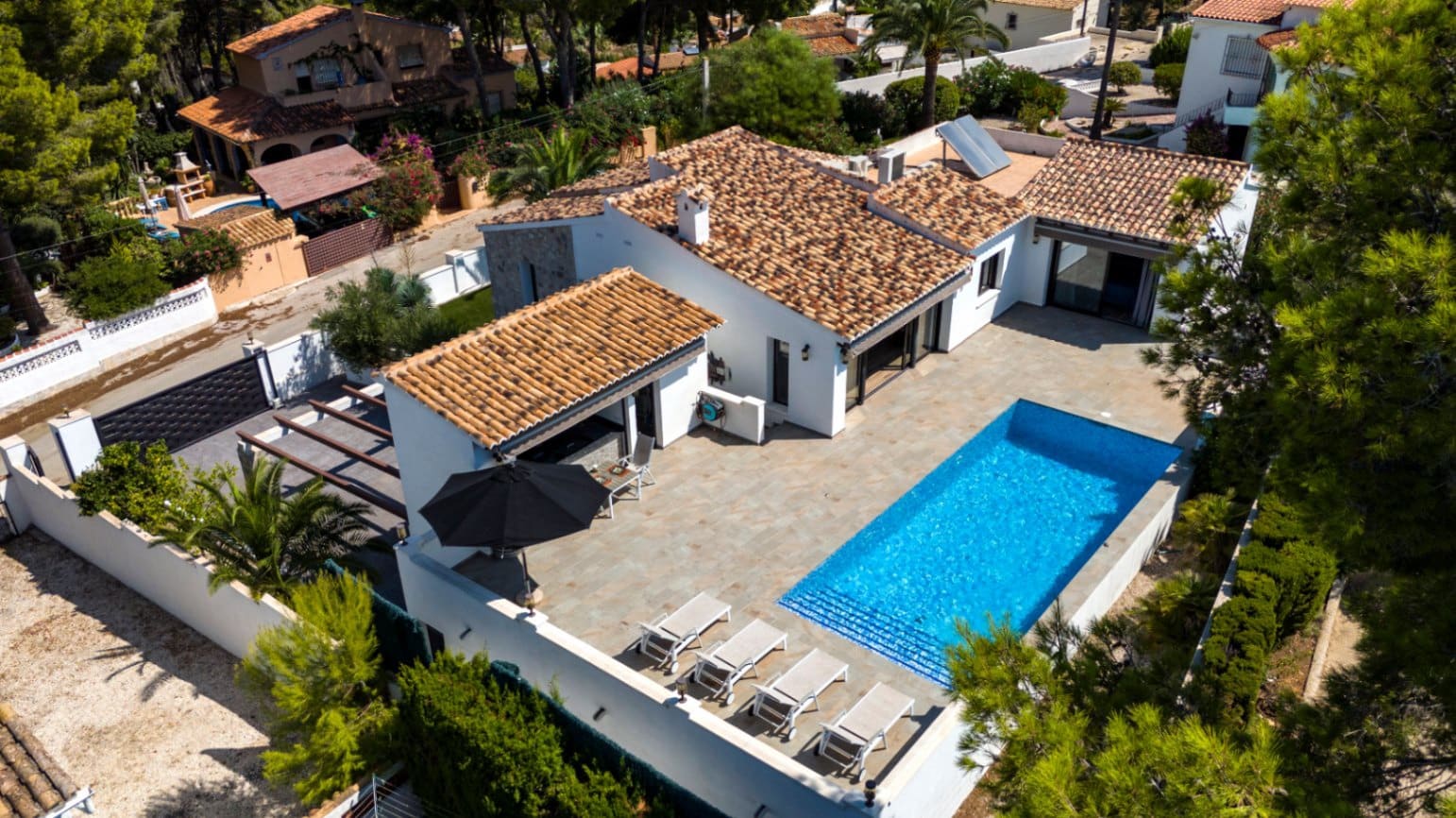4 soveværelse Villa til salg i Moraira med swimmingpool garage - € 1.195.000 (Ref: 9996354)