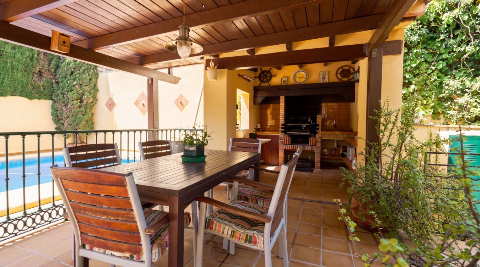 4 sovrum Villa till salu i Denia med pool garage - 875 000 € (Ref: 10181621)