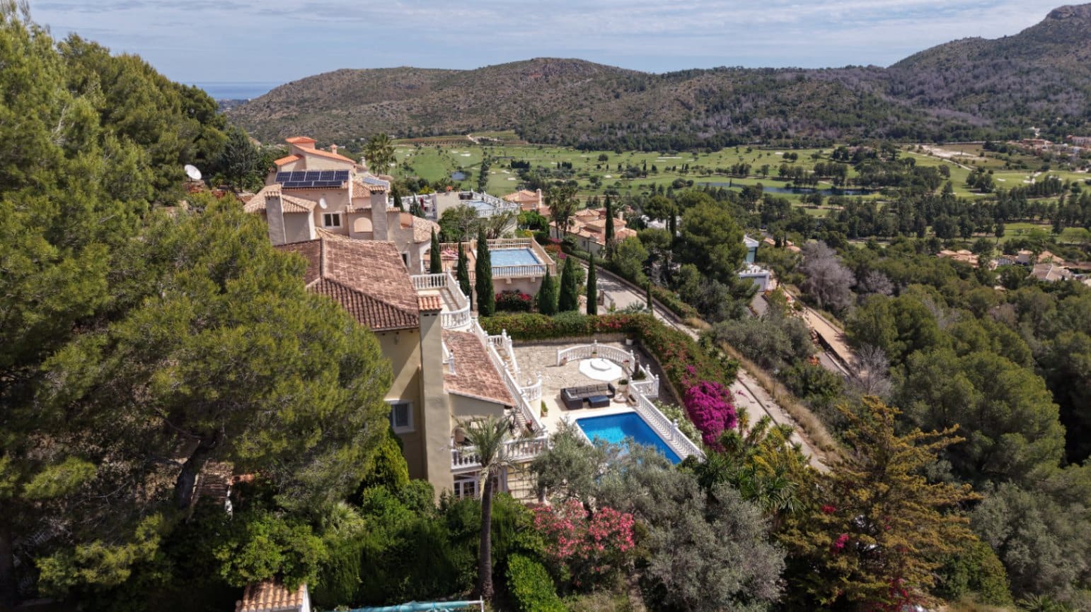 6 sovrum Villa till salu i La Sella med pool garage - 2 100 000 € (Ref: 9904735)