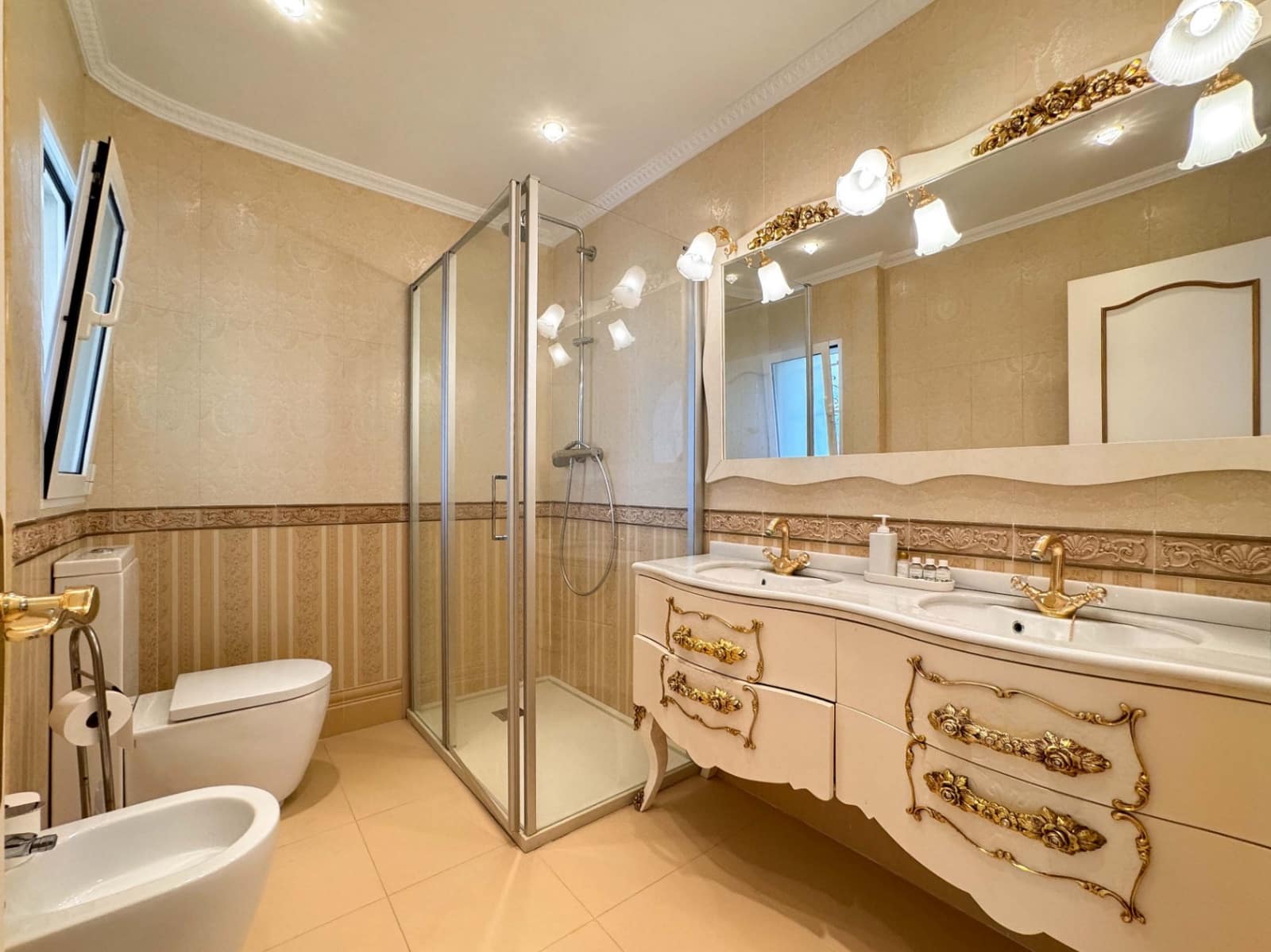 6 sovrum Villa till salu i La Sella med pool garage - 2 100 000 € (Ref: 9904735)