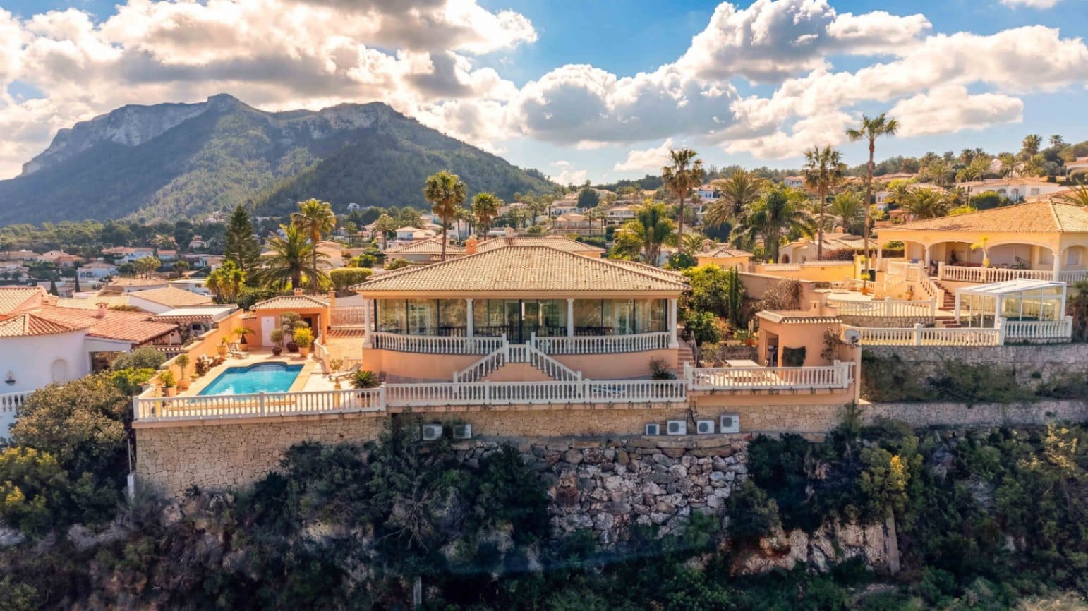 5 sovrum Villa till salu i Denia med pool garage - 1 150 000 € (Ref: 9904745)