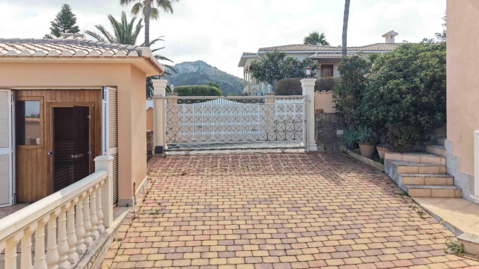 5 sovrum Villa till salu i Denia med pool garage - 1 150 000 € (Ref: 9904745)