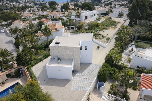 3 bedroom Villa for sale in Benissa with pool garage - € 1,175,000 (Ref: 9904746)