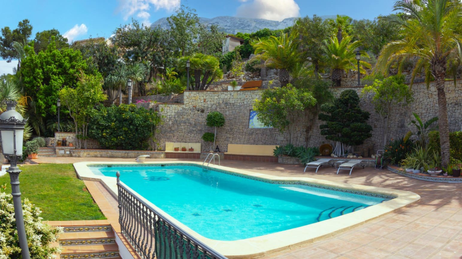 6 quarto Moradia para venda em Denia com piscina garagem - 3 570 000 € (Ref: 9904747)
