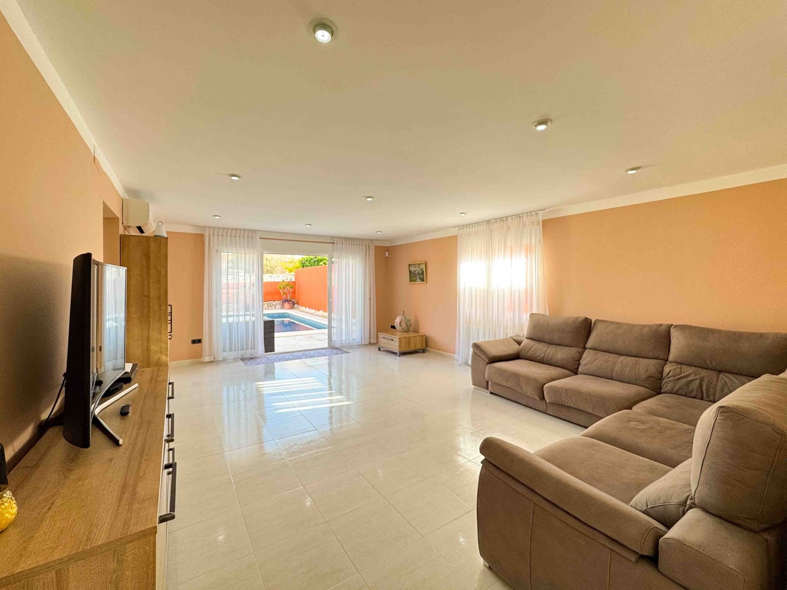 4 soverom Villa til salgs i Denia med svømmebasseng garasje - € 970 000 (Ref: 9904748)