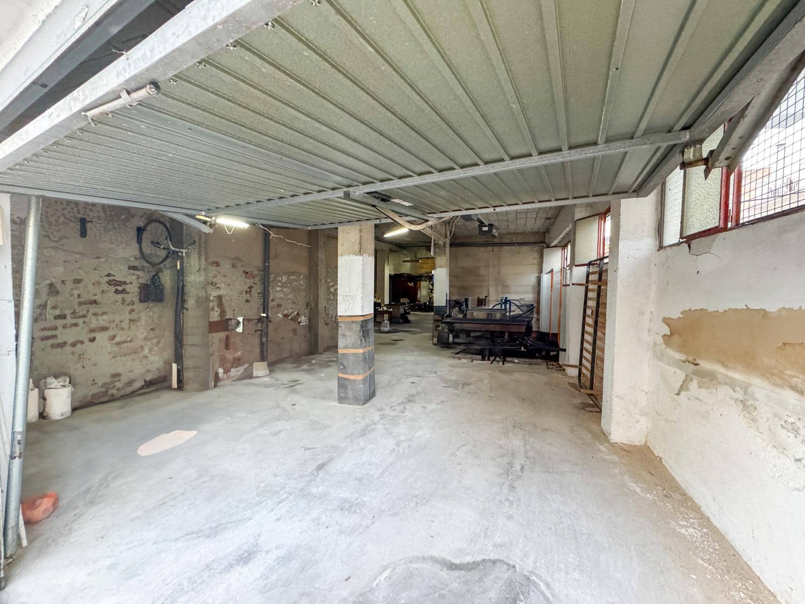 Kommersiell till salu i Denia - 450 000 € (Ref: 9904749)