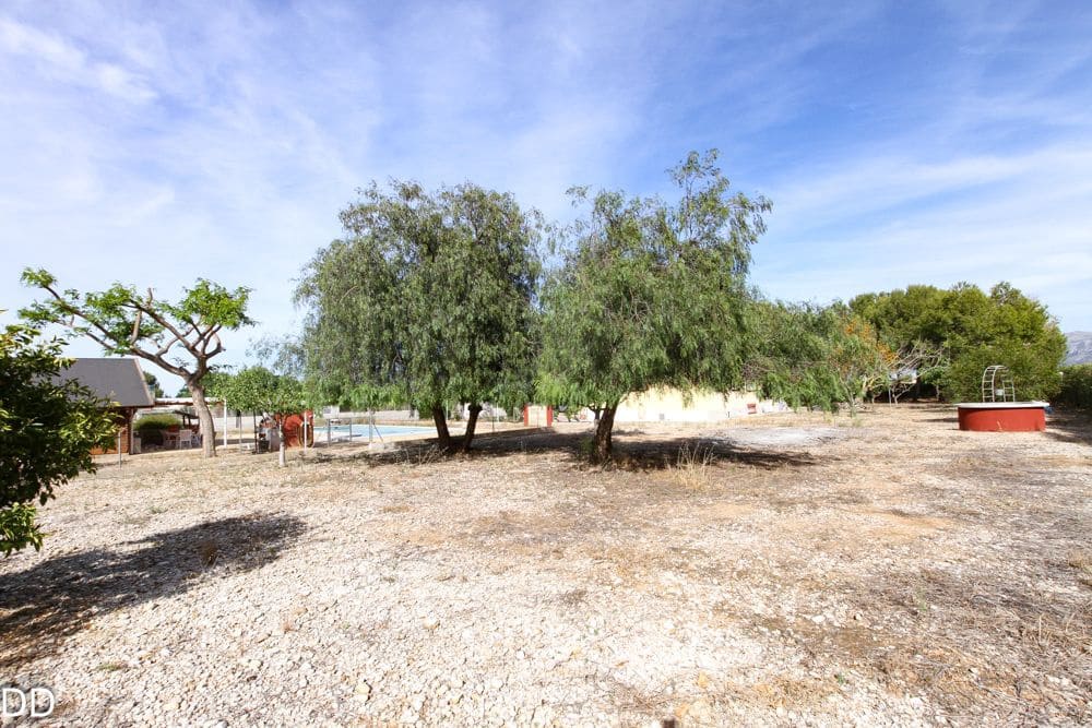 5 bedroom Villa for sale in Els Poblets with pool garage - € 850,000 (Ref: 9904750)