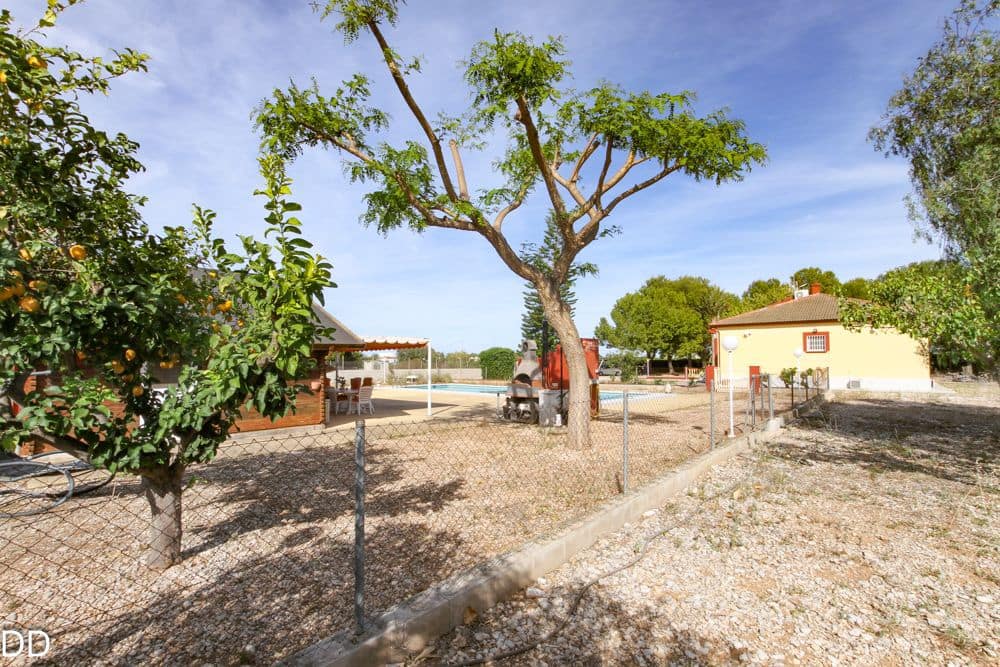 5 bedroom Villa for sale in Els Poblets with pool garage - € 850,000 (Ref: 9904750)