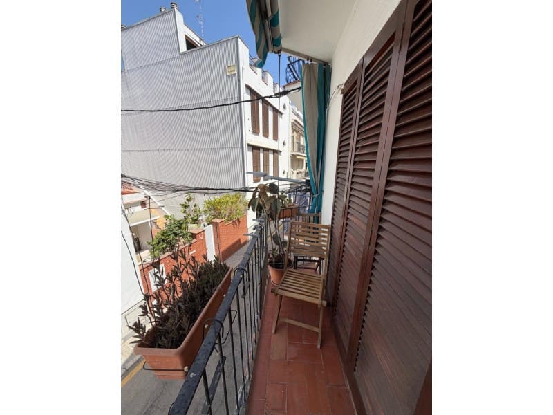 3 slaapkamer Appartement te huur in Sitges - € 1.350 (Ref: 10008773)