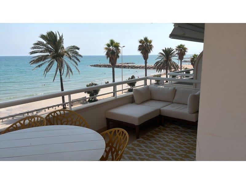 4 bedroom Apartment for rent in Sitges with pool garage - € 4,500 (Ref: 10012982)