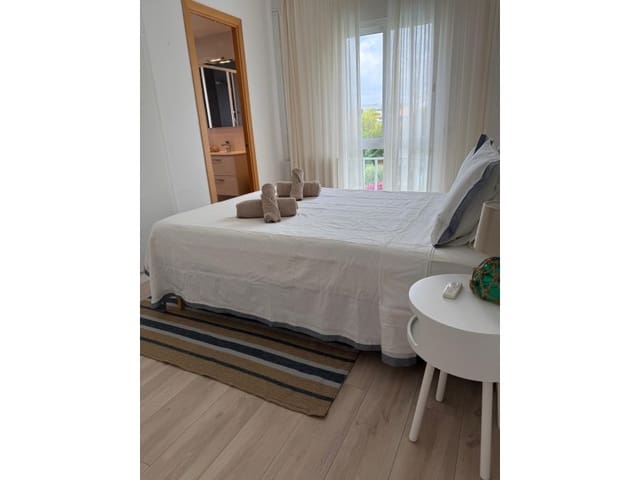 Apartamento de 4 habitaciones en Sitges en alquiler con piscina garaje - 4.500 € (Ref: 10012982)