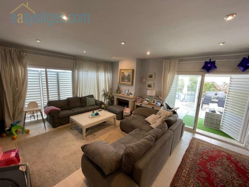 7 bedroom Villa for sale in Sitges - € 1,400,000 (Ref: 7270616)