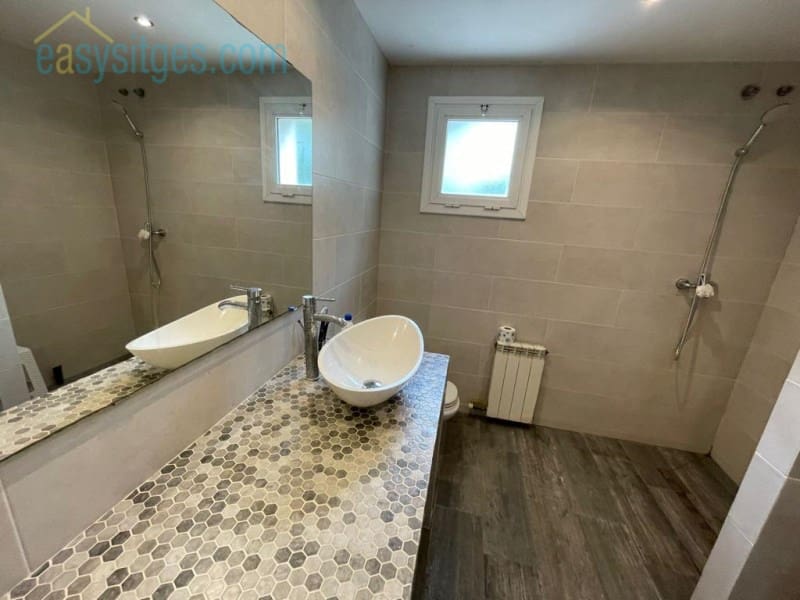 7 bedroom Villa for sale in Sitges - € 1,400,000 (Ref: 7270616)