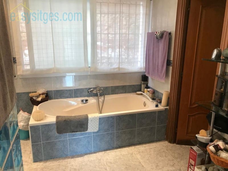 5 soveværelse Villa til salg i Sitges med garage - € 699.000 (Ref: 7835739)