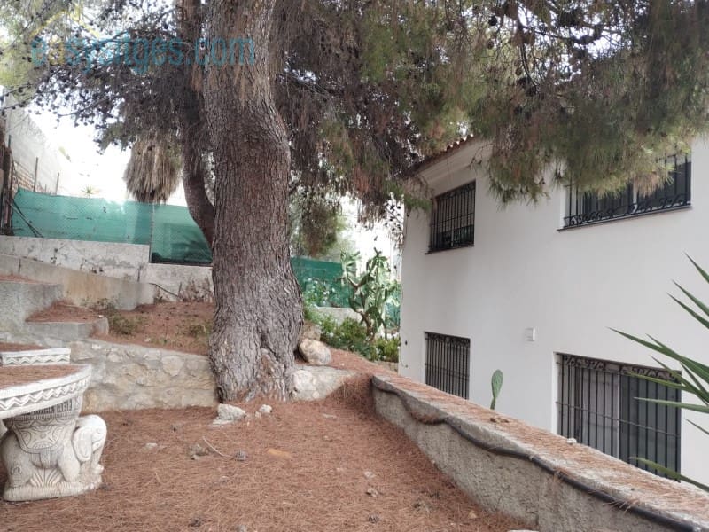 5 soveværelse Villa til salg i Sitges med garage - € 699.000 (Ref: 7835739)