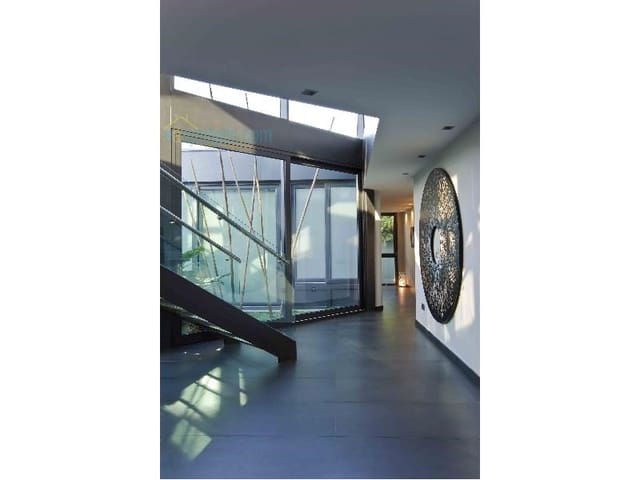 5 bedroom Villa for sale in Sitges with pool - € 5,950,000 (Ref: 8091529)