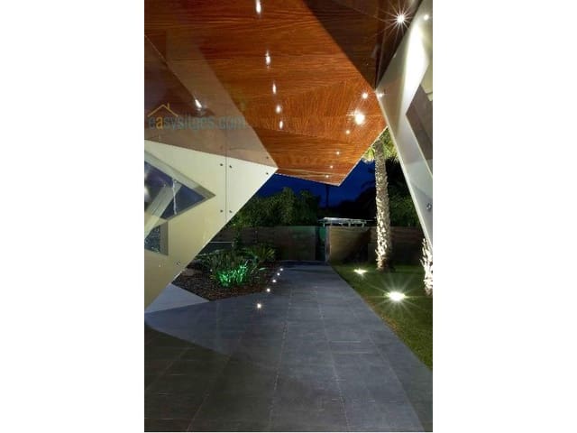 5 bedroom Villa for sale in Sitges with pool - € 5,950,000 (Ref: 8091529)