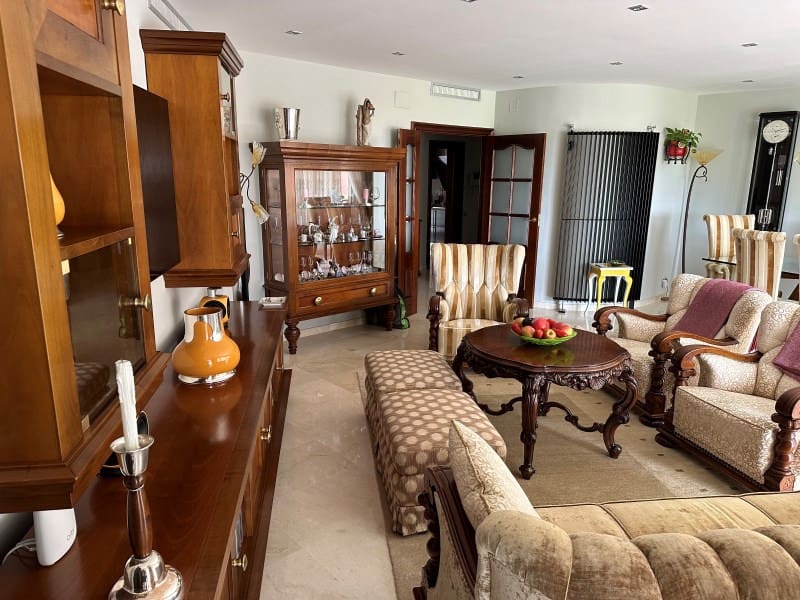 4 bedroom Apartment for sale in Sitges with garage - € 1,900,000 (Ref: 8583006)