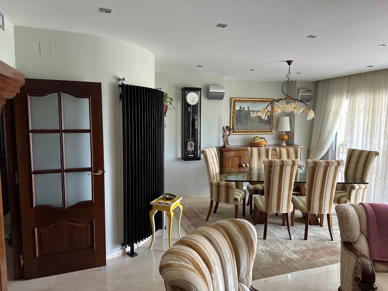 4 bedroom Apartment for sale in Sitges with garage - € 1,900,000 (Ref: 8583006)