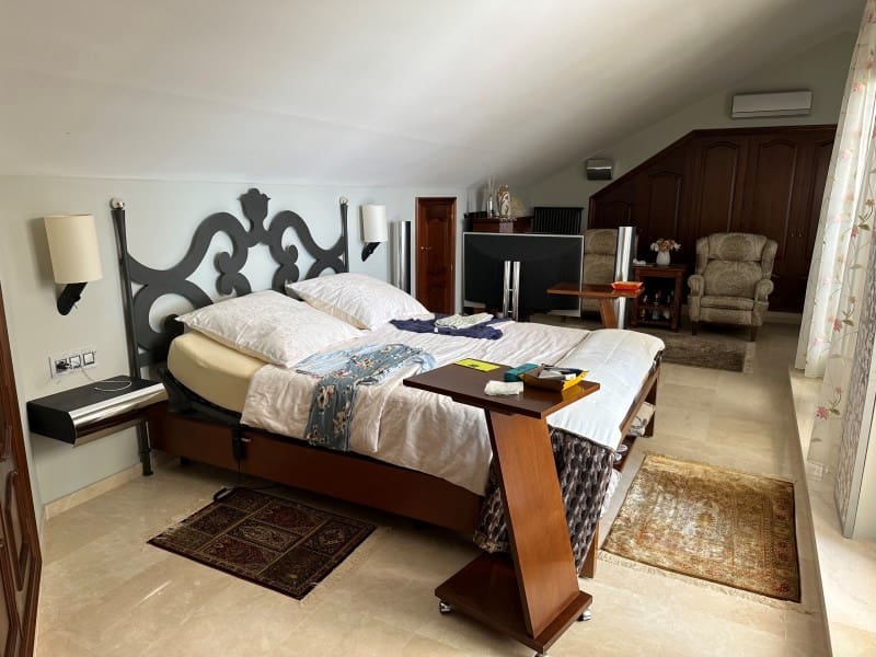 4 bedroom Apartment for sale in Sitges with garage - € 1,900,000 (Ref: 8583006)