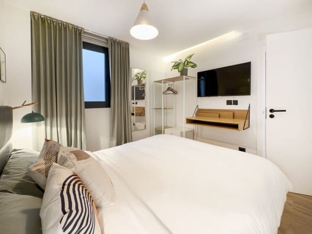 2 bedroom Penthouse for rent in Eixample, Barcelona city - € 3,250 (Ref: 9596040)