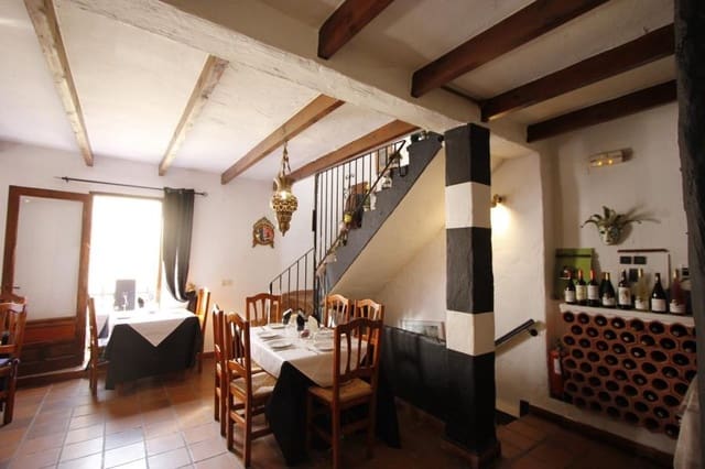 Kommersiell til salgs i Pueblo, Calpe / Calp - € 420 000 (Ref: 7377471)