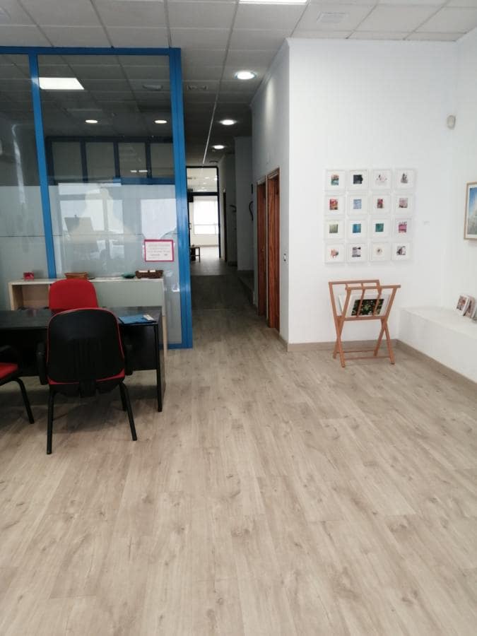 Commercial for sale in Calpe / Calp - € 185,000 (Ref: 8727802)