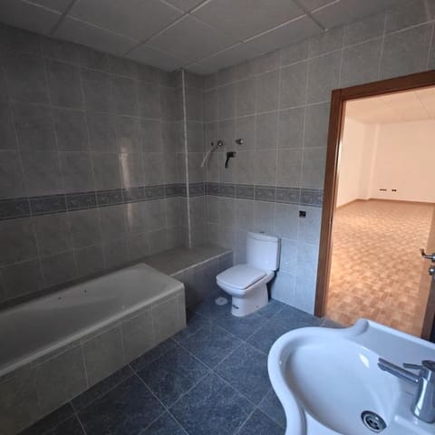 Erhverv til leje i Canuta, Calpe / Calp - € 550 (Ref: 8727803)
