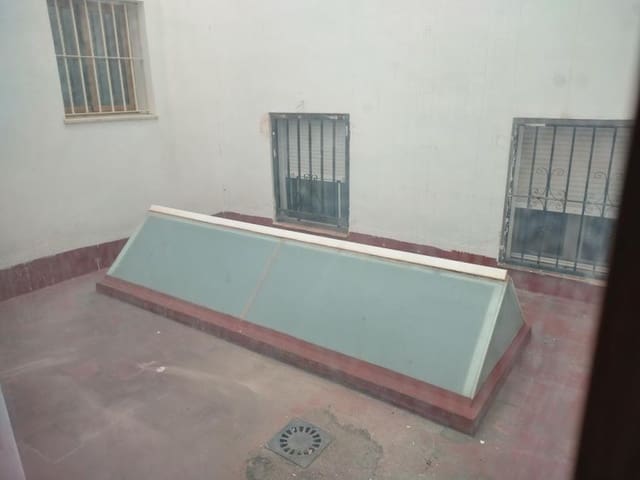 Comercial para venda em Pueblo, Calpe / Calp - 155 000 € (Ref: 9098984)