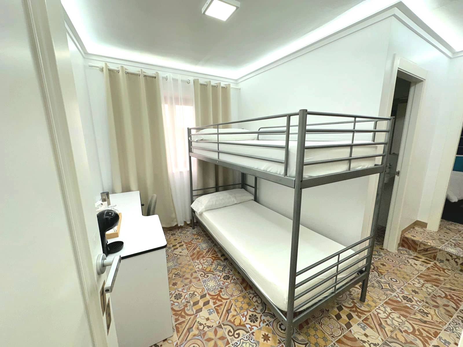 8 quarto Hotel para venda em Calpe / Calp - 995 000 € (Ref: 10054376)