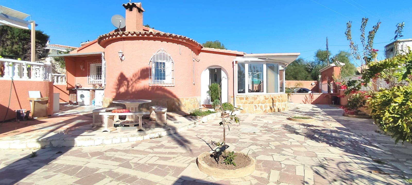 4 bedroom Villa for sale in Calpe / Calp with pool garage - € 535,000 (Ref: 10054392)