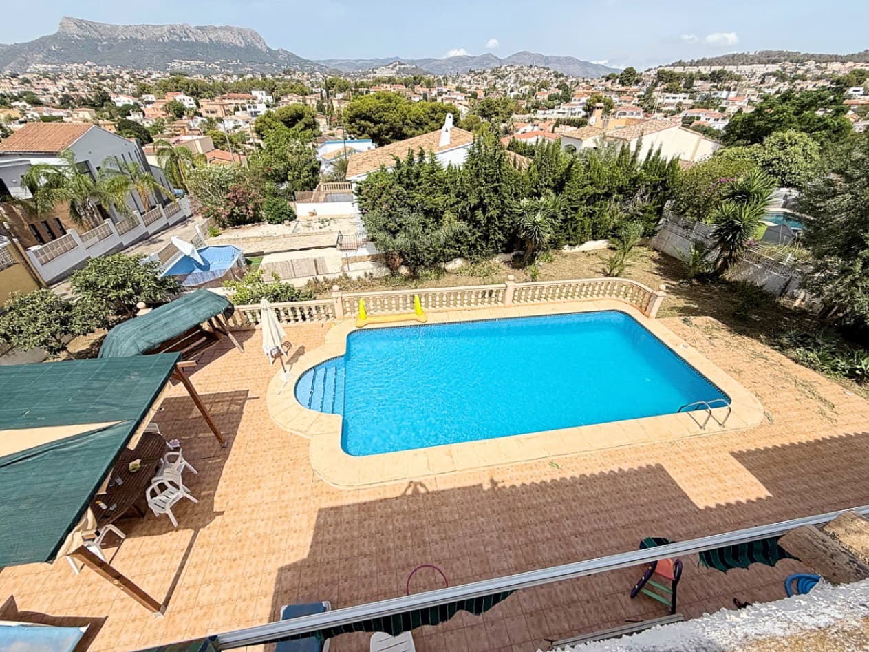 4 chambre Villa/Maison à vendre à Calpe / Calp avec piscine garage - 550 000 € (Ref: 10054396)